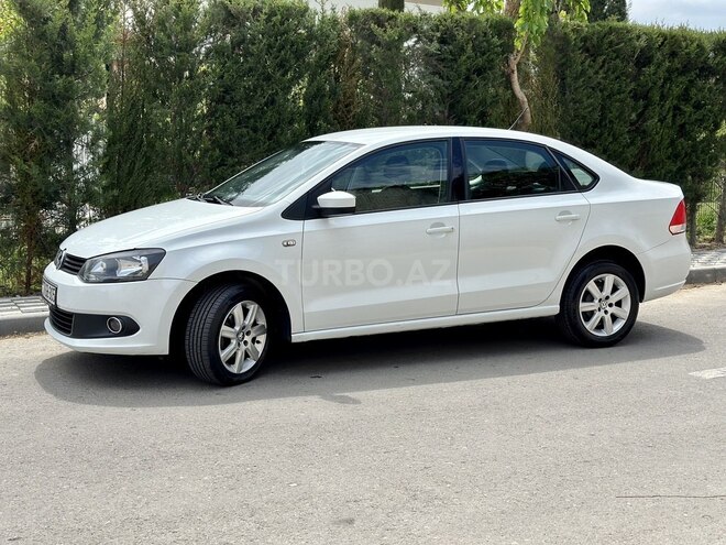 Volkswagen Polo 2014, 138,568 km - 1.6 l - Bakı