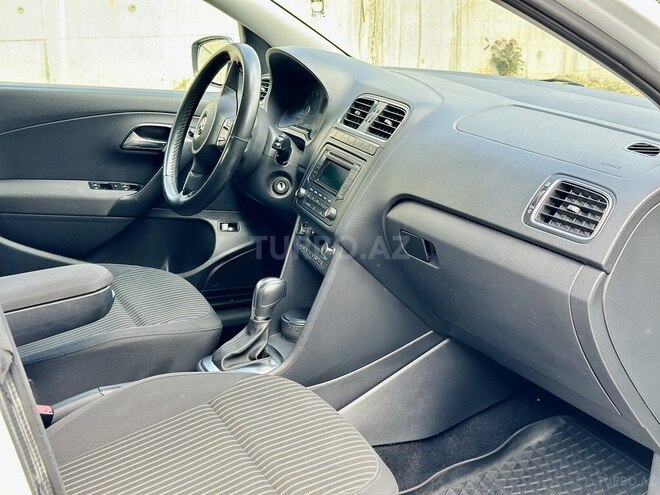 Volkswagen Polo 2014, 138,568 km - 1.6 l - Bakı