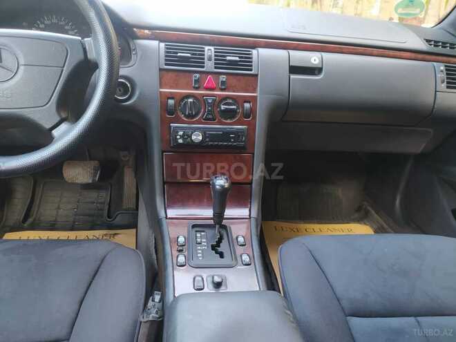 Mercedes E 230 1997, 25,644 km - 2.3 l - Sumqayıt