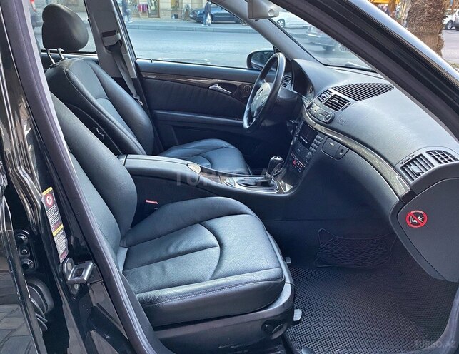 Mercedes E 320 2002, 318,000 km - 3.2 l - Bakı