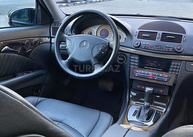Mercedes E 320 2002, 318,000 km - 3.2 l - Bakı
