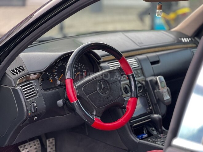 Mercedes E 240 1999, 294,000 km - 2.4 л - Bakı