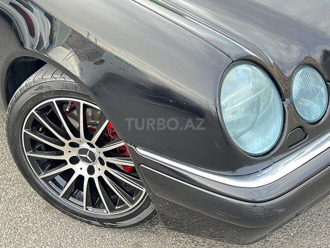 Mercedes E 240 1999, 294,000 km - 2.4 л - Bakı