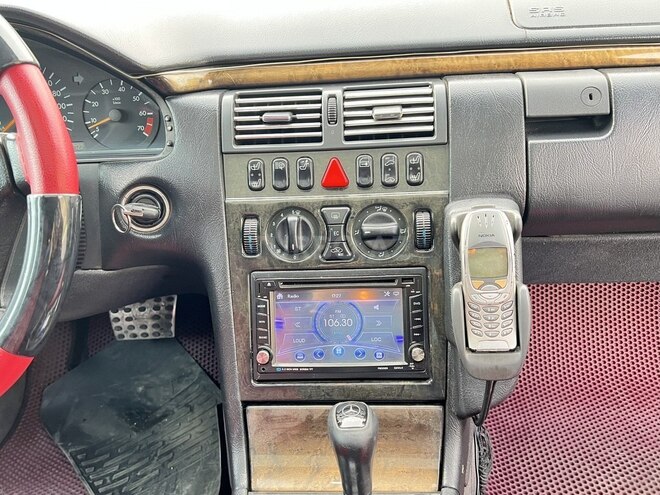 Mercedes E 240 1999, 294,000 km - 2.4 л - Bakı