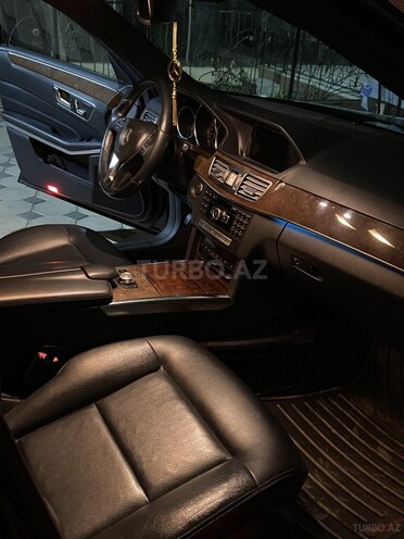 Mercedes E 350 2013, 233,000 km - 3.5 l - Qazax