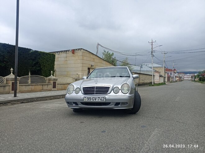 Mercedes E 240 2000, 247,409 km - 2.6 л - Quba