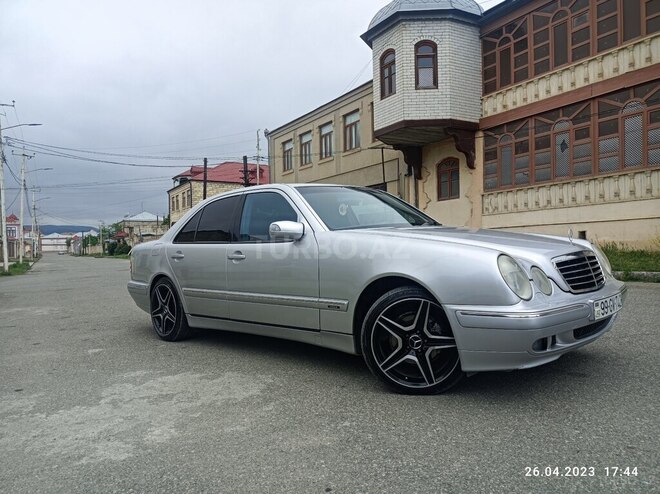 Mercedes E 240 2000, 247,409 km - 2.6 л - Quba
