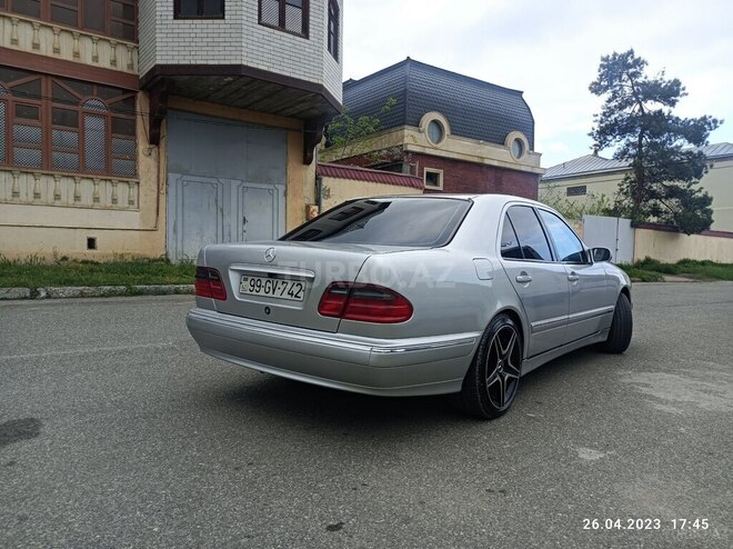 Mercedes E 240 2000, 247,409 km - 2.6 л - Quba
