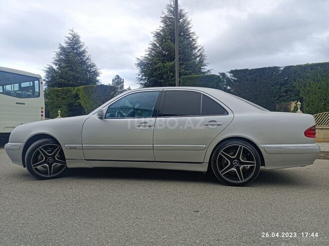 Mercedes E 240 2000, 247,409 km - 2.6 л - Quba
