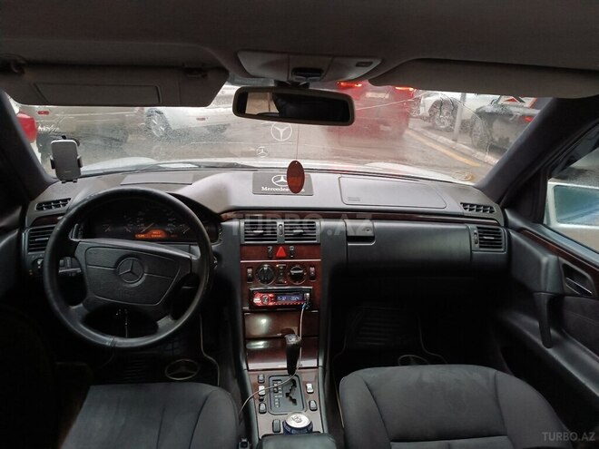 Mercedes E 290 1997, 425,864 km - 2.9 l - Bakı