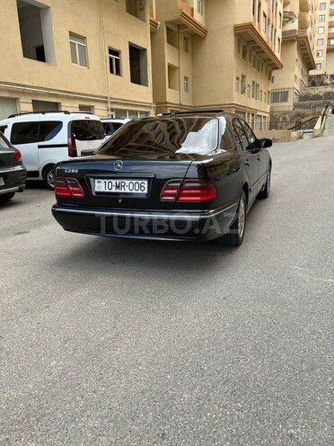 Mercedes E 280 2000, 393,000 km - 2.8 l - Bakı