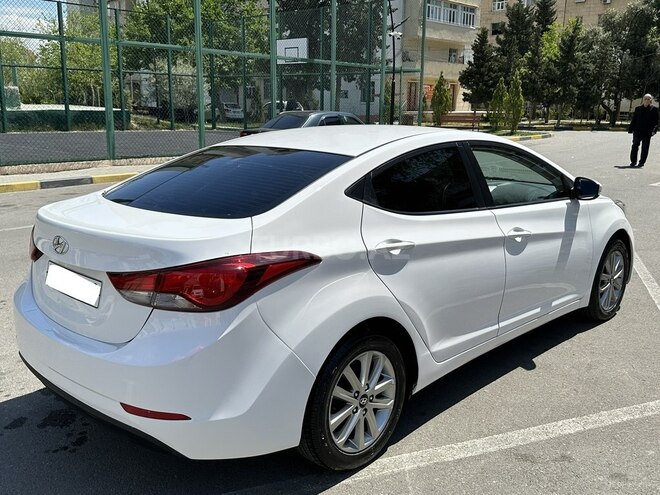 Hyundai Elantra 2015, 125,600 km - 1.6 л - Bakı