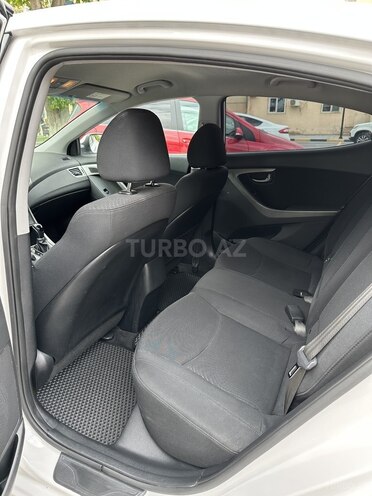 Hyundai Elantra 2015, 125,600 km - 1.6 л - Bakı