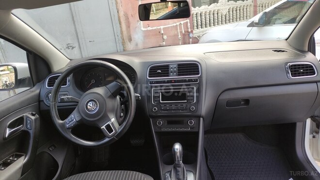 Volkswagen Polo 2013, 176,000 km - 1.6 l - Bakı