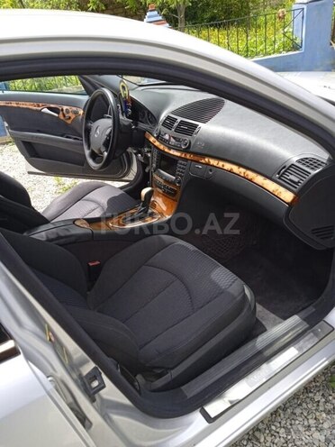 Mercedes E 240 2002, 228,000 km - 2.4 l - Qobustan