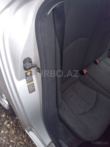Mercedes E 240 2002, 228,000 km - 2.4 l - Qobustan