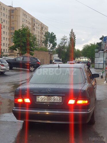 Mercedes E 220 2000, 399,000 km - 2.2 l - Bakı
