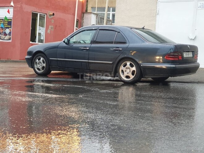 Mercedes E 220 2000, 399,000 km - 2.2 l - Bakı