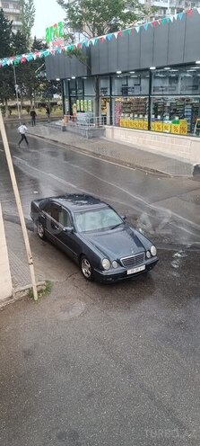 Mercedes E 220 2000, 399,000 km - 2.2 l - Bakı