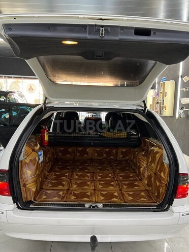 Mercedes E 240 2001, 270,000 km - 2.6 л - Bakı