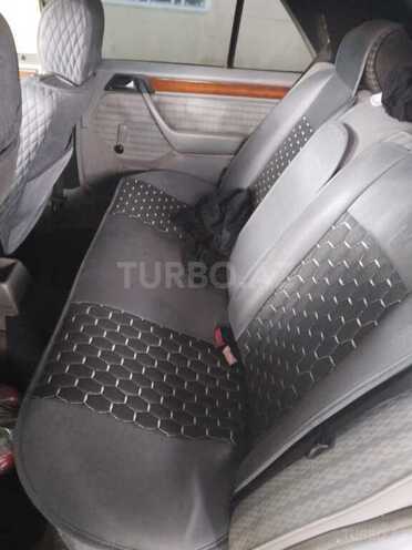 Mercedes E 220 1994, 351,234 km - 2.2 л - Salyan