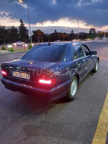 Mercedes C 220 2000, 384,000 km - 2.2 l - Bakı