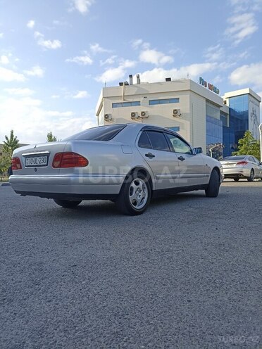 Mercedes E 230 1996, 396,000 km - 2.3 l - Sumqayıt