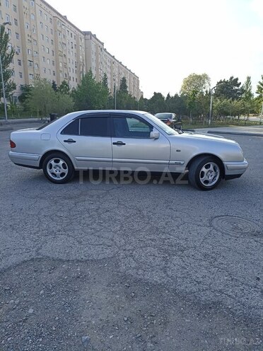 Mercedes E 230 1996, 396,000 km - 2.3 l - Sumqayıt