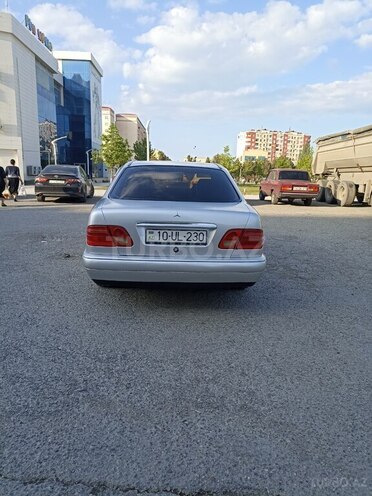 Mercedes E 230 1996, 396,000 km - 2.3 l - Sumqayıt