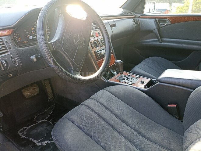 Mercedes E 230 1996, 396,000 km - 2.3 l - Sumqayıt