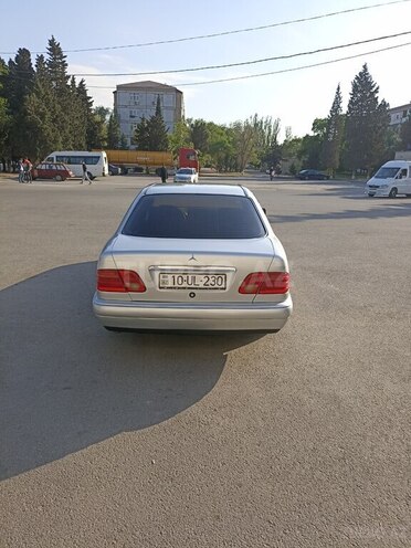 Mercedes E 230 1996, 396,000 km - 2.3 l - Sumqayıt