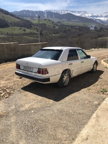Mercedes E 200 1990, 370,000 km - 2.0 l - Bakı