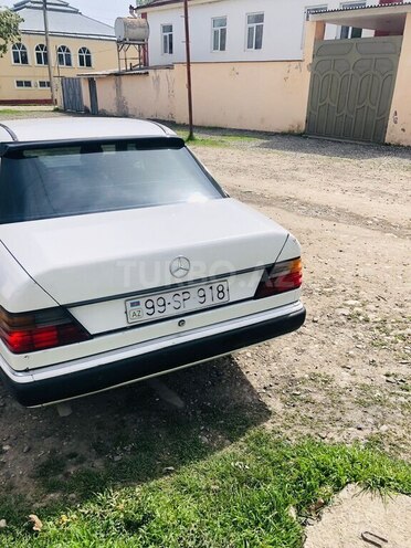 Mercedes E 200 1990, 370,000 km - 2.0 l - Bakı