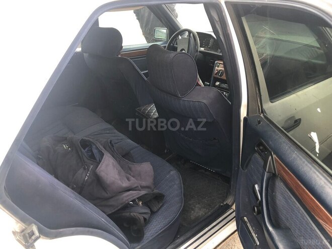 Mercedes E 200 1990, 370,000 km - 2.0 l - Bakı