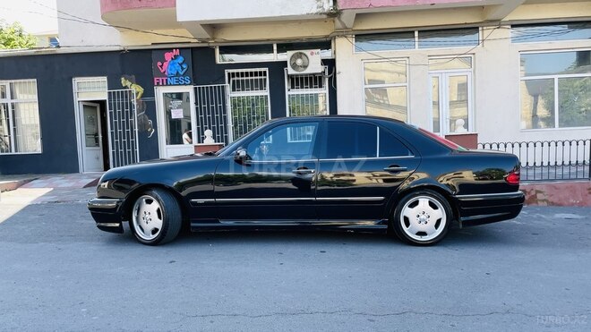 Mercedes E 240 1996, 500,000 km - 2.8 l - Yevlax