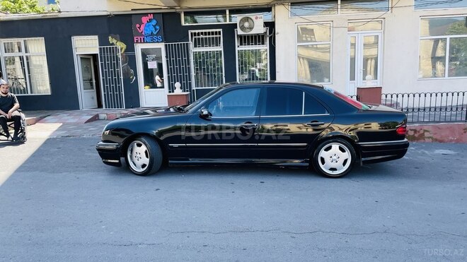Mercedes E 240 1996, 500,000 km - 2.8 l - Yevlax