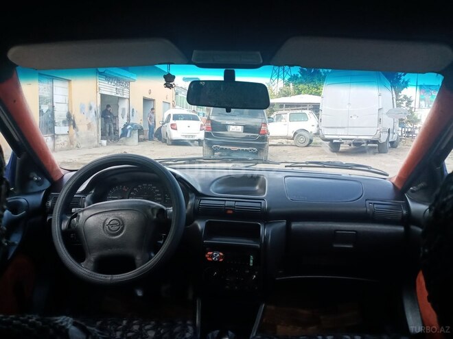 Opel Astra 1998, 231,200 km - 1.6 l - Salyan
