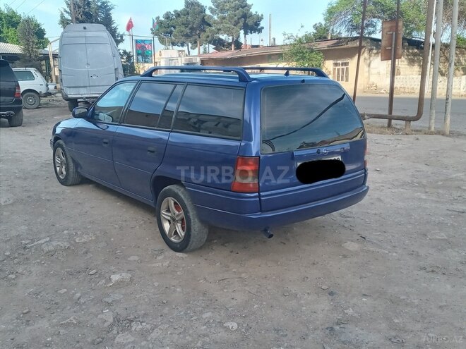 Opel Astra 1998, 231,200 km - 1.6 l - Salyan
