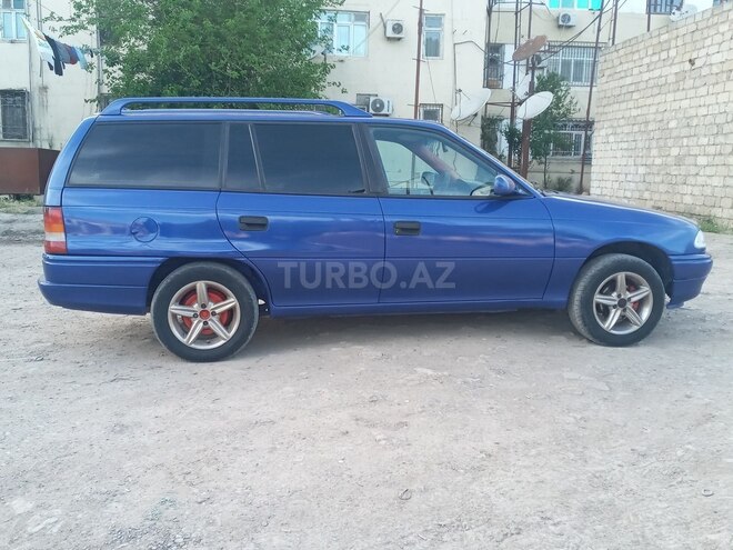 Opel Astra 1998, 231,200 km - 1.6 l - Salyan