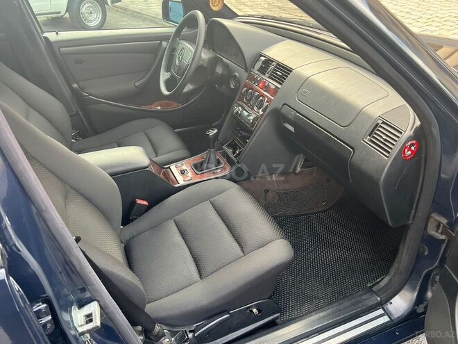 Mercedes C 220 2000, 450,000 km - 2.2 л - Zaqatala