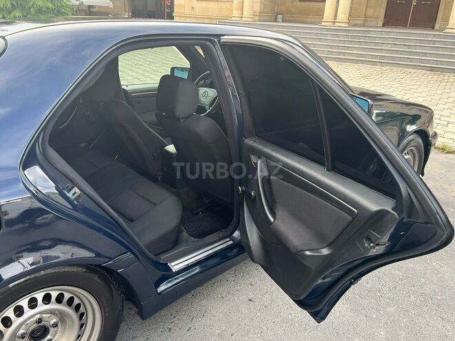 Mercedes C 220 2000, 450,000 km - 2.2 л - Zaqatala