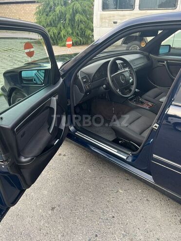 Mercedes C 220 2000, 450,000 km - 2.2 л - Zaqatala