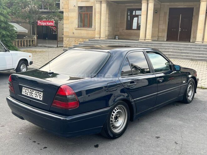 Mercedes C 220 2000, 450,000 km - 2.2 л - Zaqatala