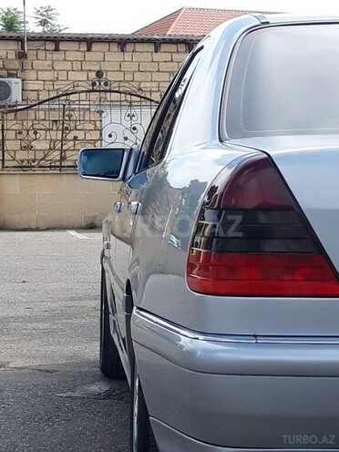 Mercedes C 240 1999, 145,876 km - 2.4 l - Ağcabədi