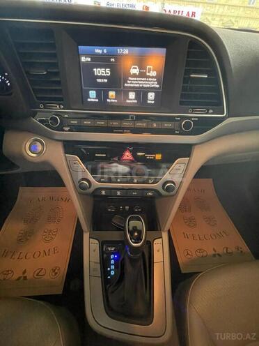 Hyundai Elantra 2017, 25,750 km - 2.0 l - Bakı