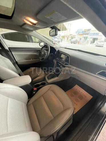 Hyundai Elantra 2017, 25,750 km - 2.0 l - Bakı
