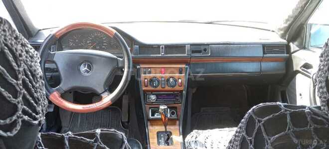 Mercedes E 300 1992, 150,000 km - 3.0 l - Bakı