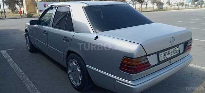 Mercedes E 300 1992, 150,000 km - 3.0 l - Bakı