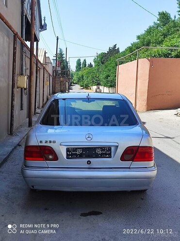 Mercedes E 220 1997, 280,000 km - 2.2 л - Bakı