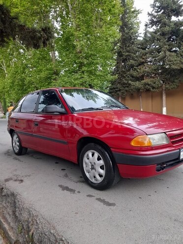 Opel Astra 1992, 52,000 km - 1.8 l - Bakı